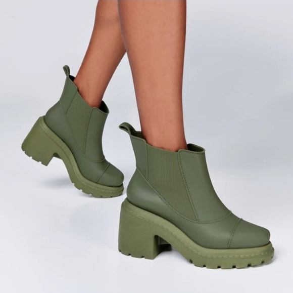 💚🔹️MELISSA🔹️ Made In Brazil Courtney Boots in green - Picture 1 of 6